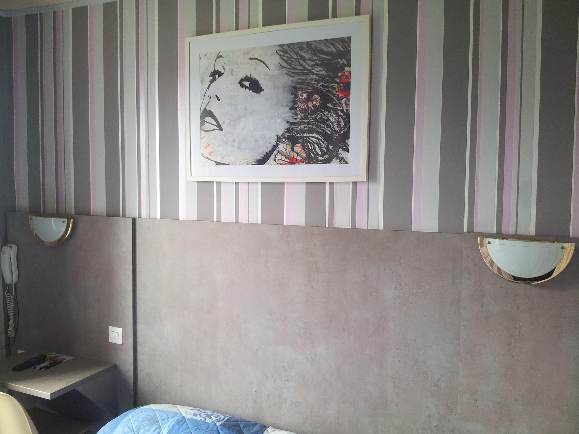 Panam Hotel Paris Gambetta- Place Gambetta-Mairie Du 20 Emme Εξωτερικό φωτογραφία