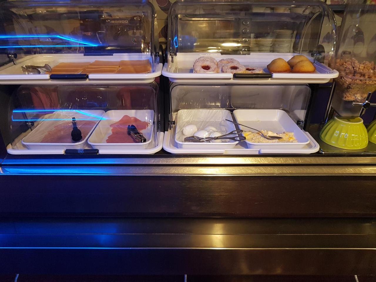Panam Hotel Paris Gambetta- Place Gambetta-Mairie Du 20 Emme Εξωτερικό φωτογραφία