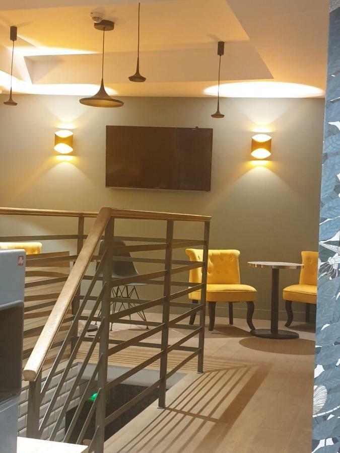 Panam Hotel Paris Gambetta- Place Gambetta-Mairie Du 20 Emme Εξωτερικό φωτογραφία